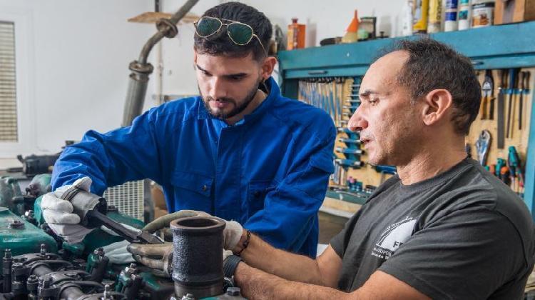 Estancias formativas del profesorado en empresas, centros de FP y centros de excelencia. Listados definitivos